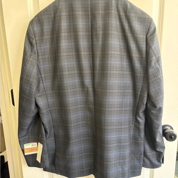 New with Tags Haggar Men's Navy and Grey plaid  Blazer size 46R. Poly Viscose - Picture 6 of 8